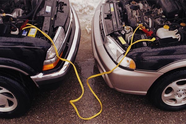 استارت زدن خودرو با استفاده از روش باتری به باتری کردن