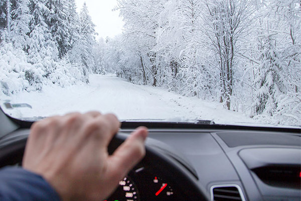نکاتی درمورد رانندگی در هوای برفی زمستان