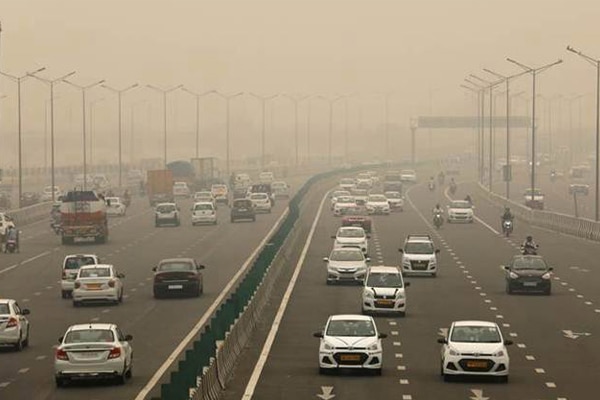 آلودگی هوا توسط خودروها به دلیل عدم کیفیت مناسب بنزین