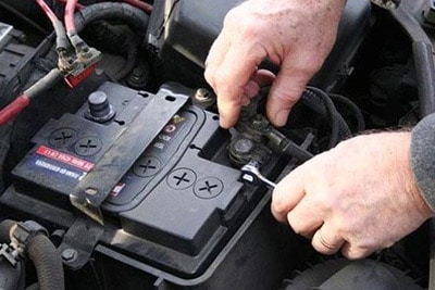 اثرات جدا کردن کابل باتری خودرو هنگام روشن بودن ماشین